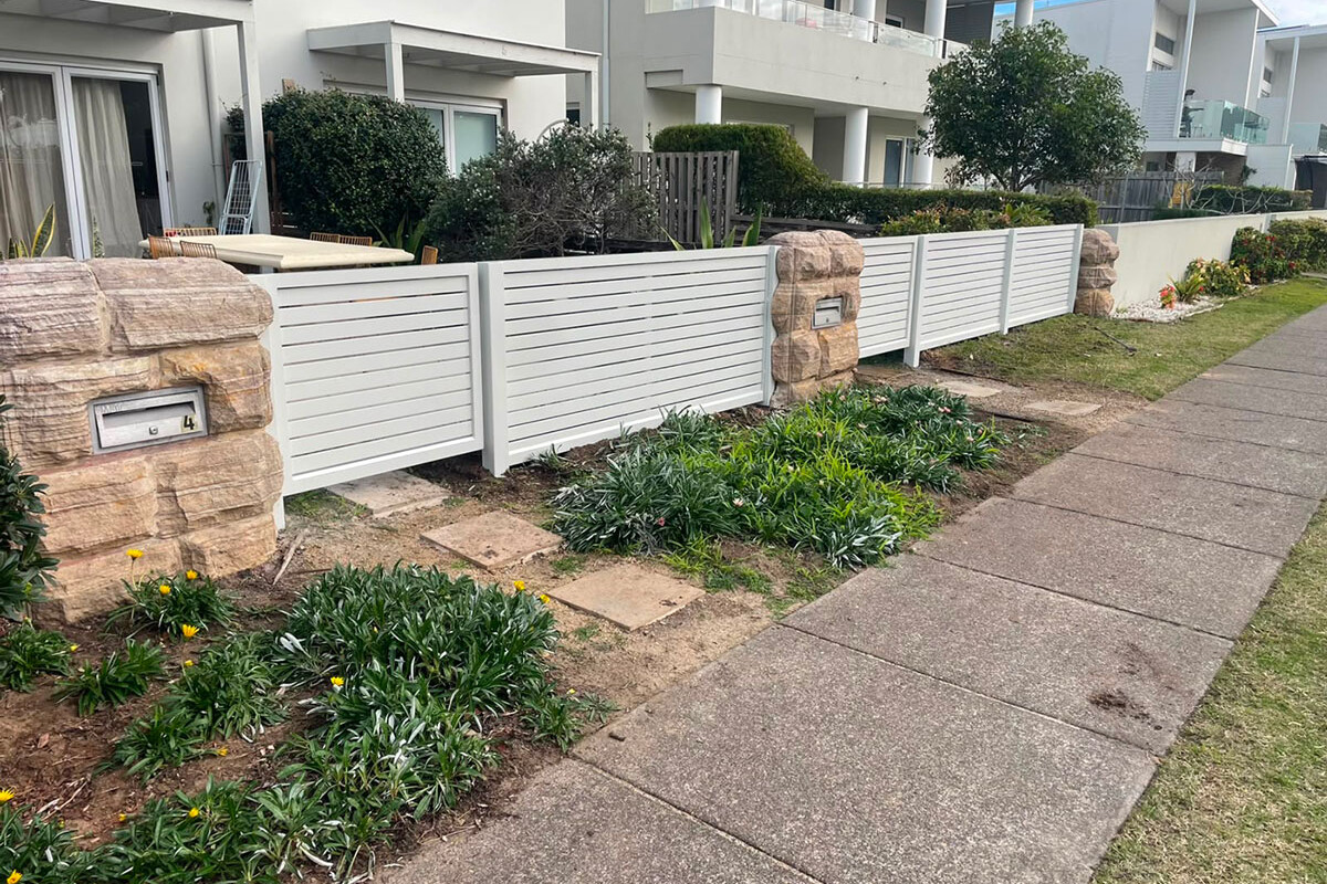 Front Fencing Aluminium